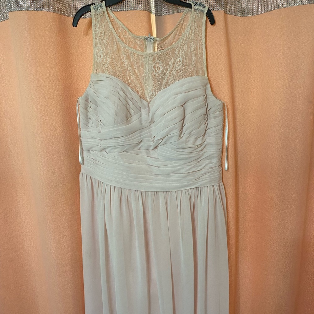 Camille La Vie, dress